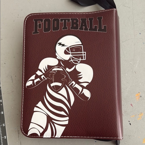 Football Trading Card Zippered Binder w/50 inserts - Picture 2 of 3